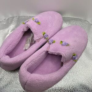 Cozee Corner Women’s Pink Plush Slippers Size 10w Embroidered Roses New No Box